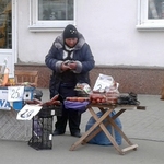 Суспільство і влада: Житомирян предостерегают от покупки колбасы и других продуктов на улицах города