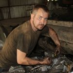 Війна в Україні: Отец пятерых детей из Житомирской области ремонтирует боевую технику на Востоке. ФОТО