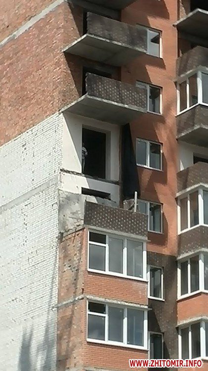 В новостройке Житомира обвалился балкон. ФОТО