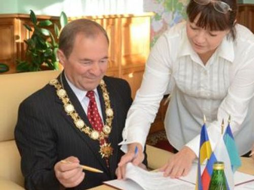 Мистецтво і культура: Мэр Новоград-Волынского предложил Президенту переименовать Украину на «Украина-Русь»