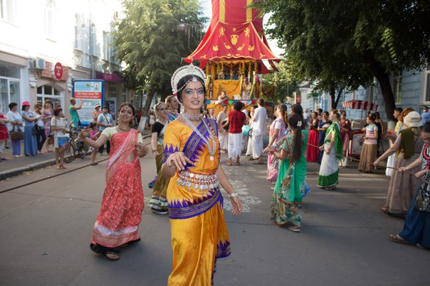 Мистецтво і культура: В центре Житомира кришнаиты провели фестиваль индийской культуры