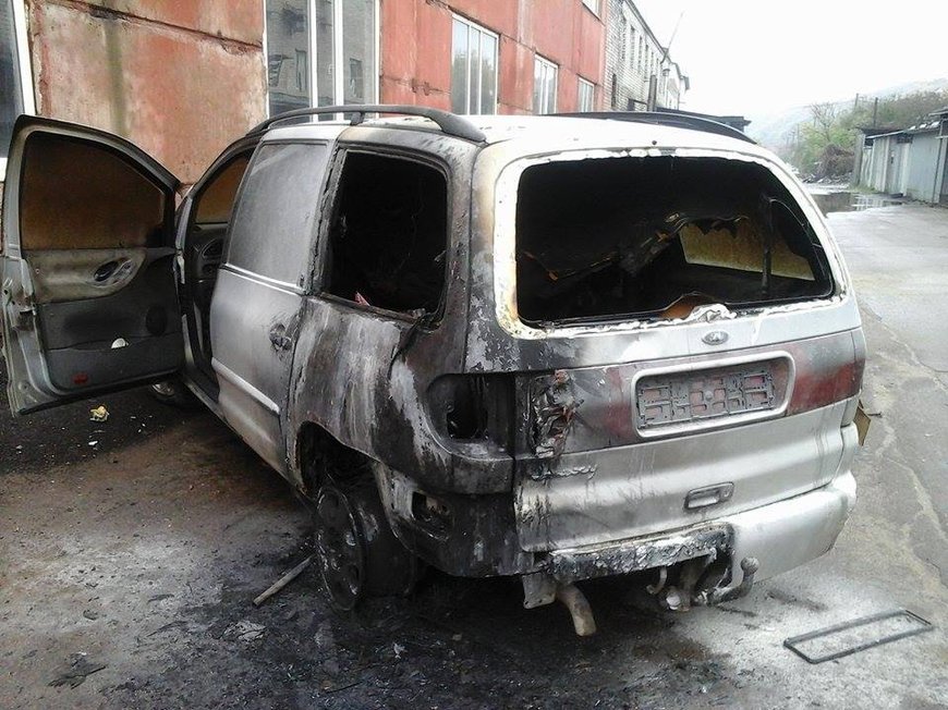 Надзвичайні події: В Житомире неизвестные подожгли автомобиль батальона «Донбасс». ФОТО