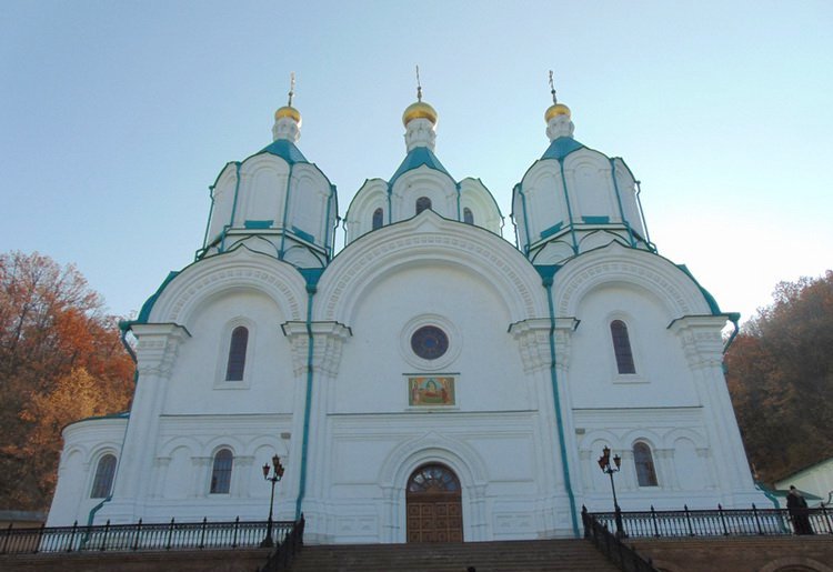 Війна в Україні: Житомирские десантники посетили величайшую святыню восточной Украины. ФОТО