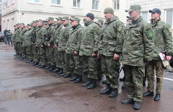 Місто і життя: Житомир встретил полицейских, которые 1,5 месяца охраняли правопорядок на Луганщине. ФОТО