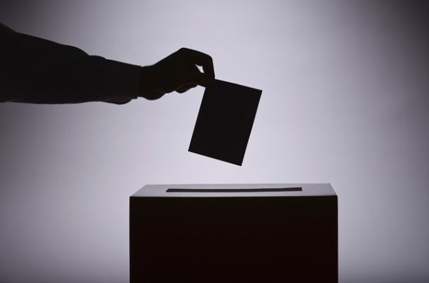 Держава і Політика: За два часа до конца выборов в Житомире проголосовали 24% избирателей