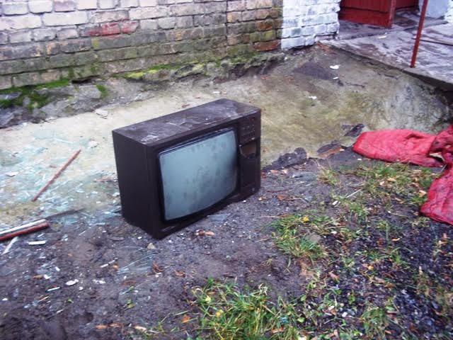 Надзвичайні події: Неисправный телевизор едва не убил троих маленьких детей на Житомирщине