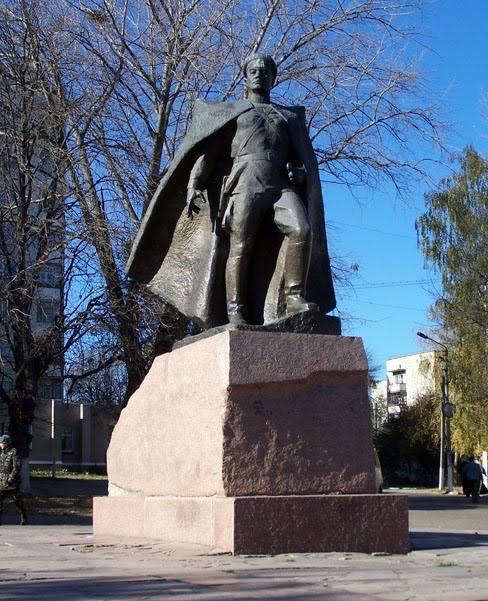 Новини України: В Бердичеве решили демонтировать памятник Григорию Котовскому