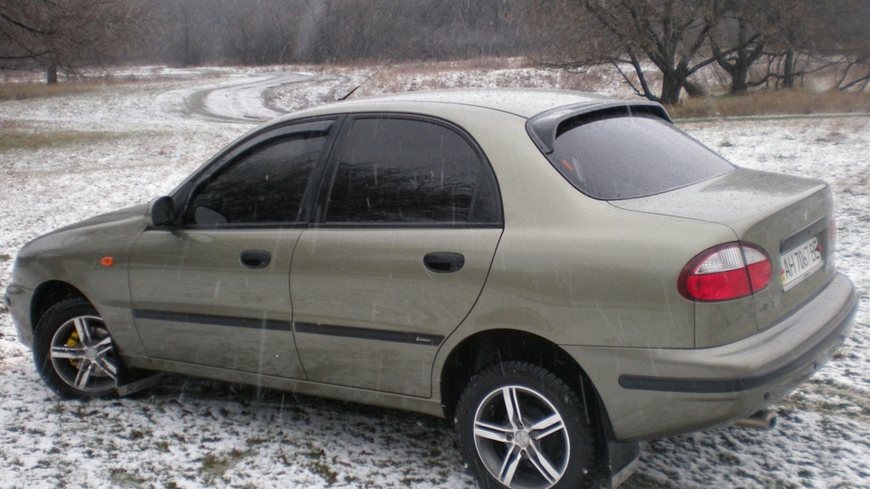Кримінал: Угнаный в Житомире автомобиль нашли через 2 недели в Коростенском районе