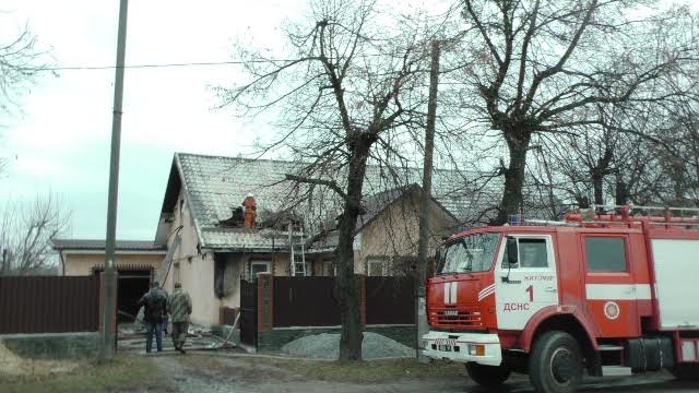 Надзвичайні події: Утром на улице Максютова в Житомире загорелся жилой дом. ФОТО