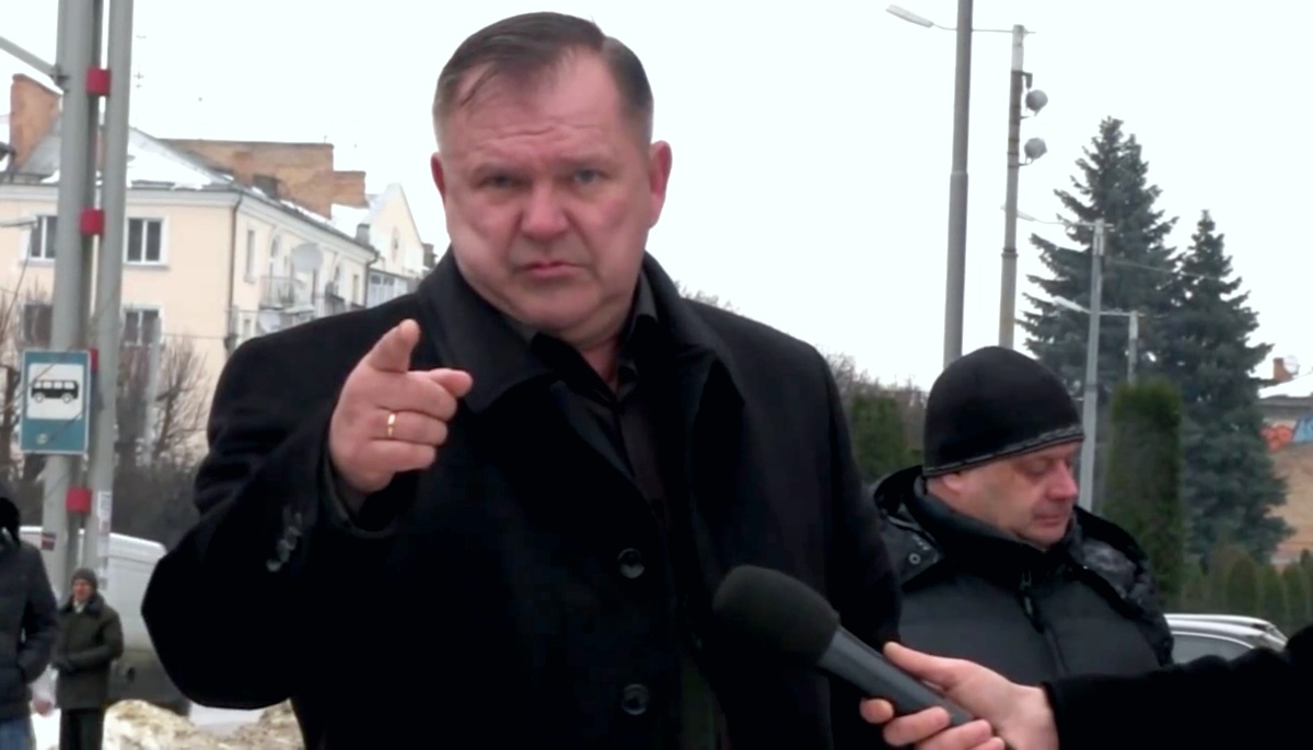 Люди і Суспільство: Коцюбко призывает житомирян прийти к зданию ОГА и отстоять право на бесплатный МРТ