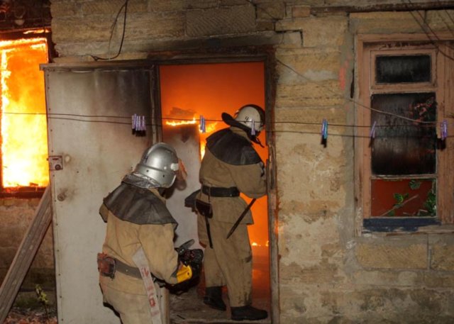Надзвичайні події: Во время пожара в Житомире погиб мужчина