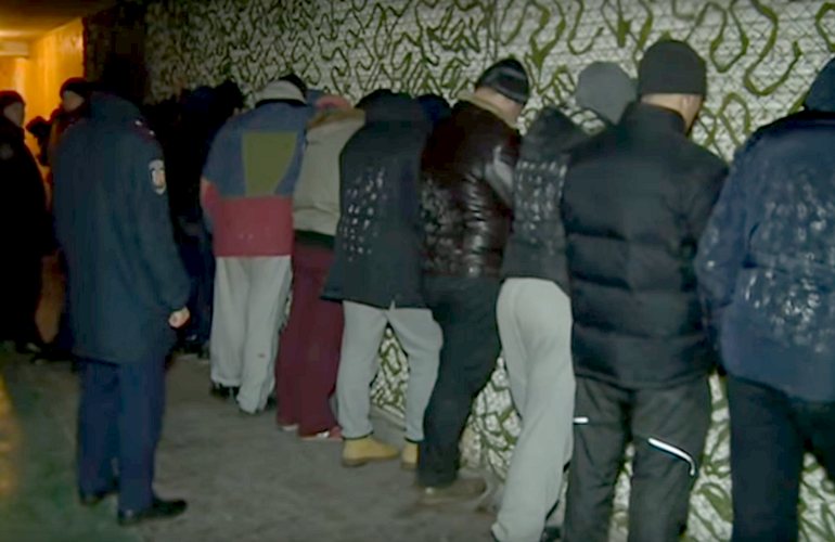 Появилось видео массовых беспорядков на Житомирской кондитерской фабрике