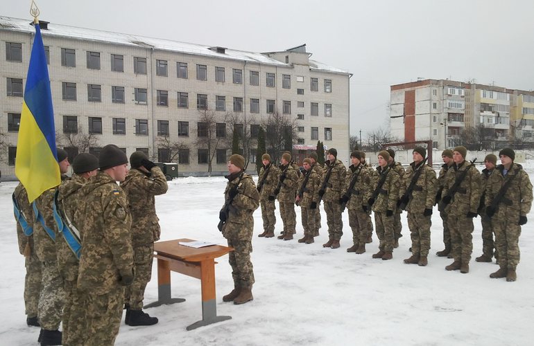 В Житомире курсанты учебного центра ВДВ присягнули на верность Украине. ФОТО