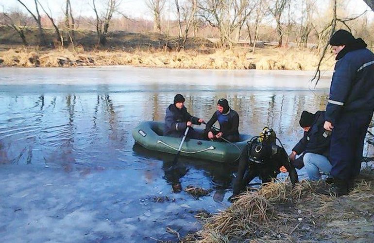 В Житомирской области 8-летний ребенок провалился под лед и погиб