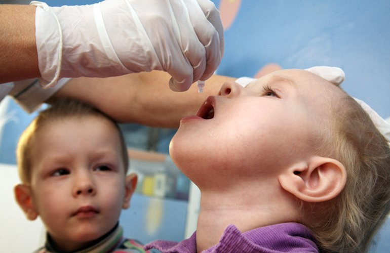 В рамках третьего тура вакцинации от полиомиелита на Житомирщине привито более 90% детей