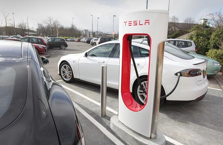 Компания Tesla планирует открыть вблизи Житомира электрозаправку Supercharger