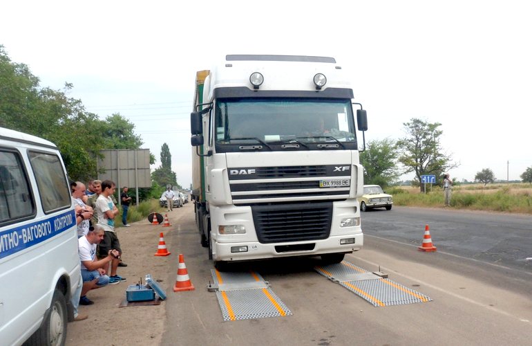 ​Житомирским дорожникам не хватает комплексов для контроля веса грузовиков