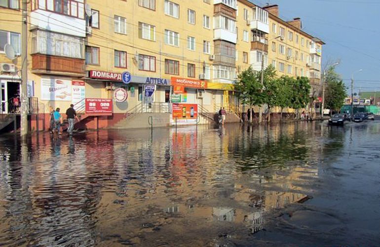 Дождь в Житомире: ливень затопил улицы превратив город в «Венецию». ФОТО. ВИДЕО