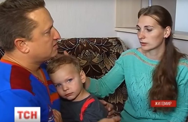 ​В эфире телеканала «Житомир» собирают средства на лечение 3-летнего Максима Рослика