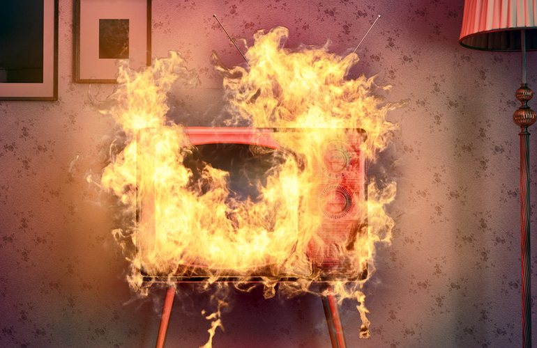 ​Из-за неисправного телевизора в Житомире загорелась квартира