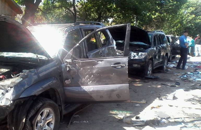 На Житомирщине 30 человек на джипах приехали на «разборки» с местными: машины разбиты, "гости" в больнице