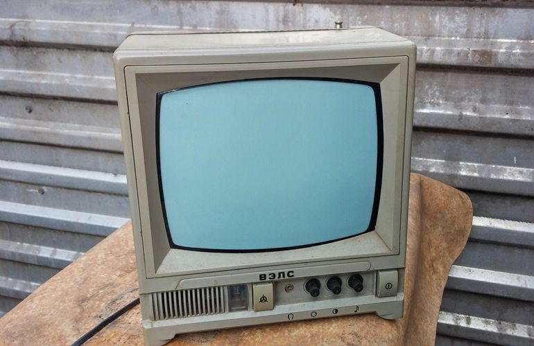 Житель Малина заказал в интернете за 11 тыс. гривен современный телевизор, а получил старый черно-белый