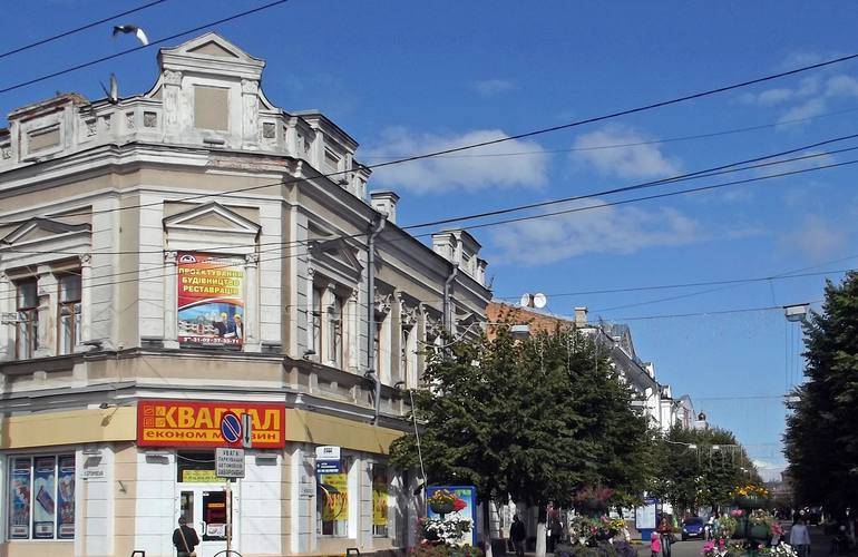 Депутат предложил отремонтировать фасад исторического здания в центре Житомира