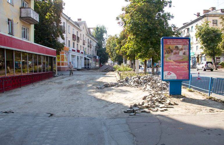 Капитальный ремонт тротуаров добрался до улицы Героев Сталинграда. ФОТО