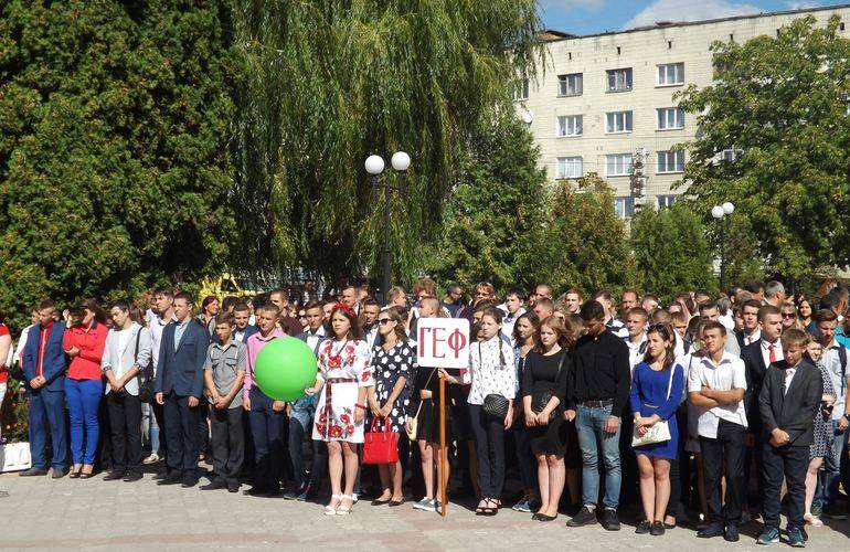 Ряды Житомирского технологического университета пополнили 1800 студентов. ФОТОРЕПОРТАЖ