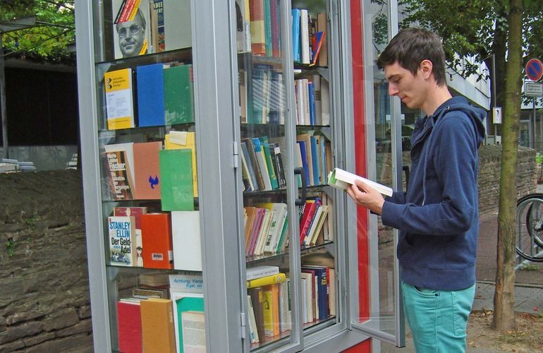 В центре Житомира поставят шкаф для свободного обмена книгами