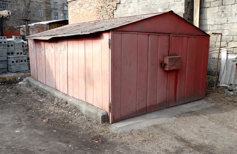 ​В Житомире намерены унифицировать внешний вид «временных» гаражей