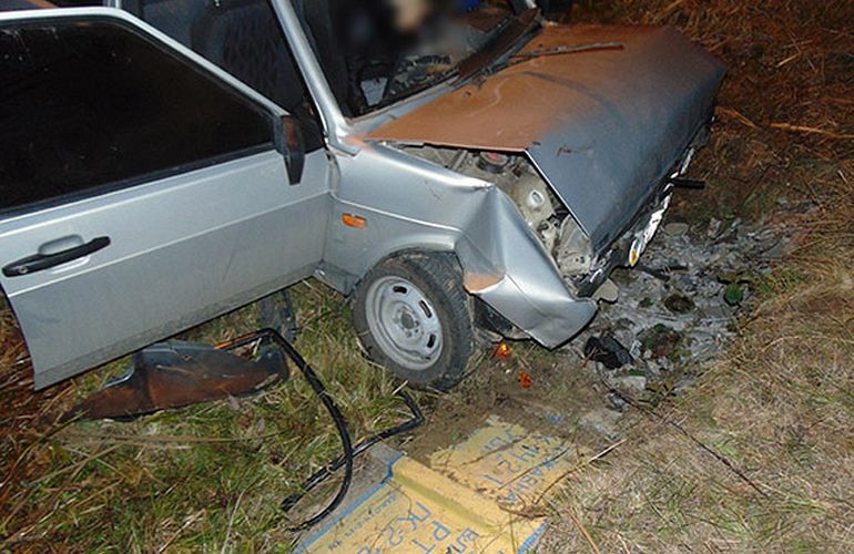 Жуткое ДТП на Житомирщине: пьяные подростки на ВАЗе слетели с моста, есть погибшие
