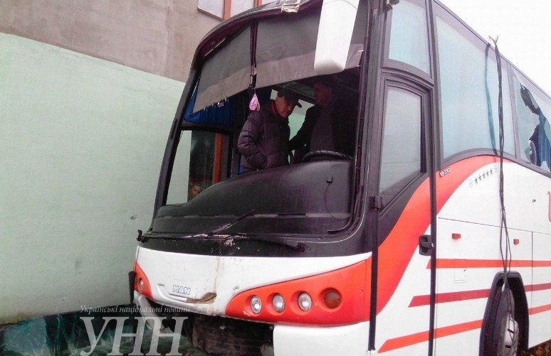 Страшное ДТП в Житомире: грузовик протаранил автобус с пассажирами, есть погибший. ФОТО