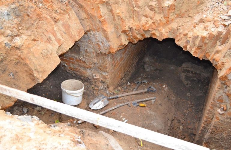Житомирян зовут помочь раскопать старинное подземелье на Большой Бердичевской. ФОТО