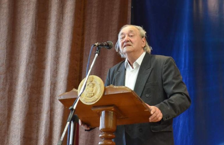 Известный житомирский писатель Валерий Шевчук награжден отличием Президента Украины. ФОТО