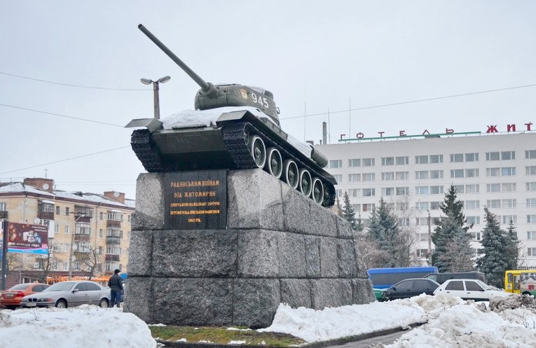 ​В Житомире предлагают провести реконструкцию площади Победы и убрать оттуда танк