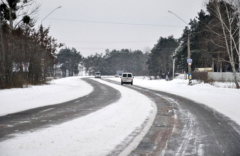 Рабочая группа проверила, как в Житомирской области убирают дороги от снега. ФОТО