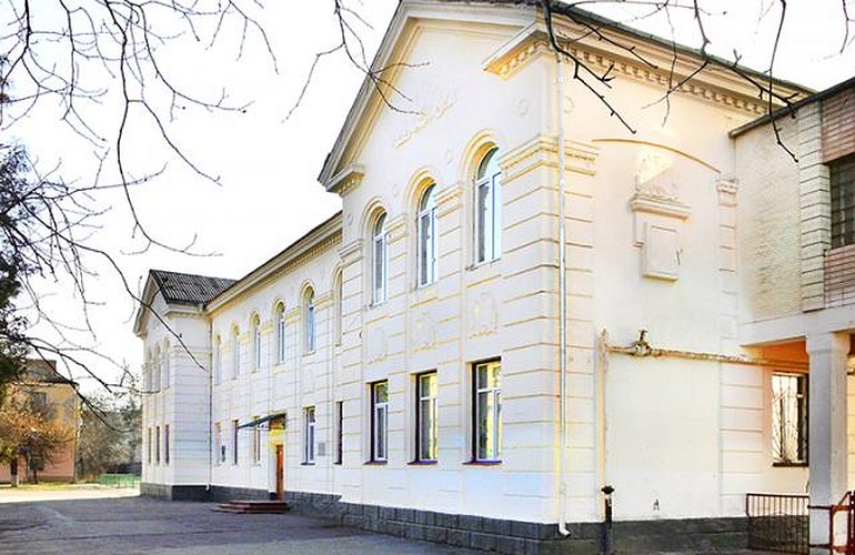 Отравление детей в Житомире: в больнице остаются 11 пострадавших, гимназию закрывают на дезинфекцию