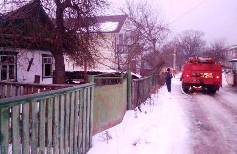 На пожаре в Житомирской области погибла женщина, еще пятерых удалось спасти
