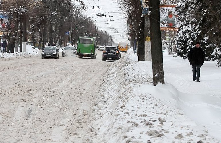 Снегопад в Житомире: как город борется со стихией. ФОТОРЕПОРТАЖ