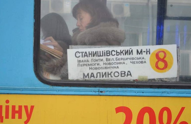 На маршруте №8 «Маликова – Станишовский майдан» житомирян возят 6 троллейбусов