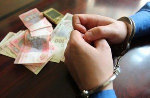Київський комерсант намагався дати 2000 грн хабаря керівнику СБУ і був оперативно затриманий