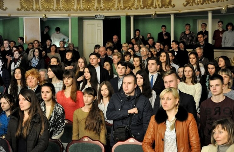 Более 100 школьников со всей Украины приехали в Житомир на олимпиаду по правоведению