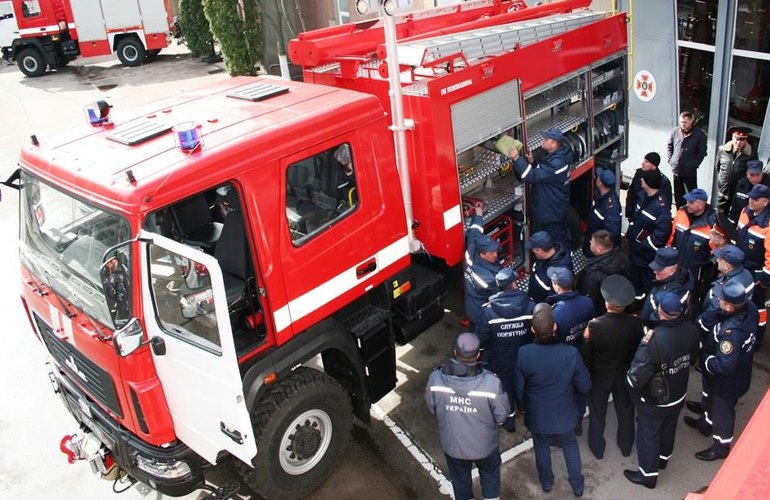 Подразделения ГСЧС Житомирской области получили новые пожарные автомобили. ФОТО