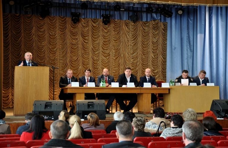 Нардепи чекають від громадськості Житомирщини пропозицій до закону про видобуток бурштину