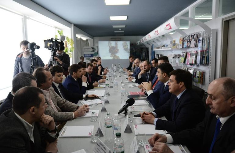Прем’єр-міністр України особисто ознайомився із проектом будівництва Житомирської меблевої фабрики