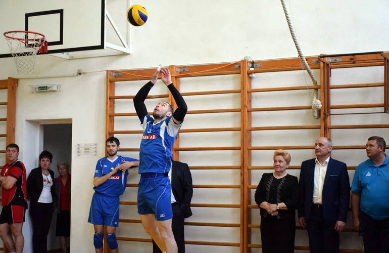 На Житомирщині Володимир Ширма відкрив 13-ий міжобласний волейбольний турнір