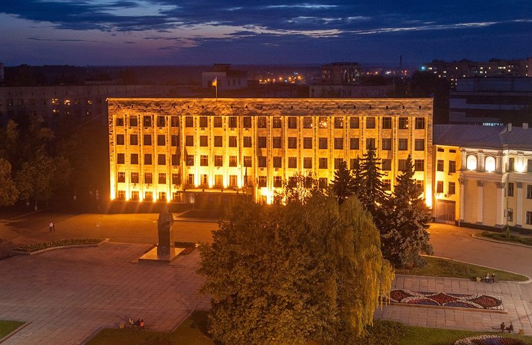 Здание Житомирской ОГА засияет новой подсветкой за 300 тысяч гривен
