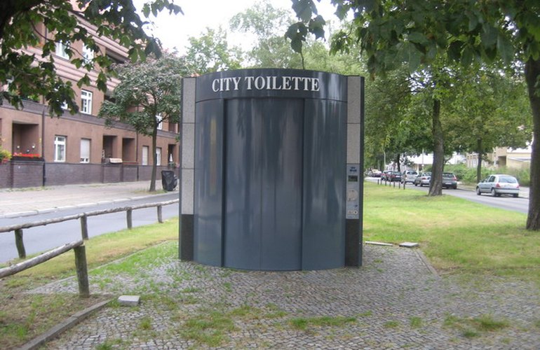 В центре Житомира запланировали установить общественные туалеты