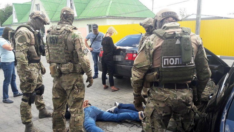 Криминальных авторитетов, которые «крышевали» предпринимателей, задержали в Новоград-Волынском. ФОТО